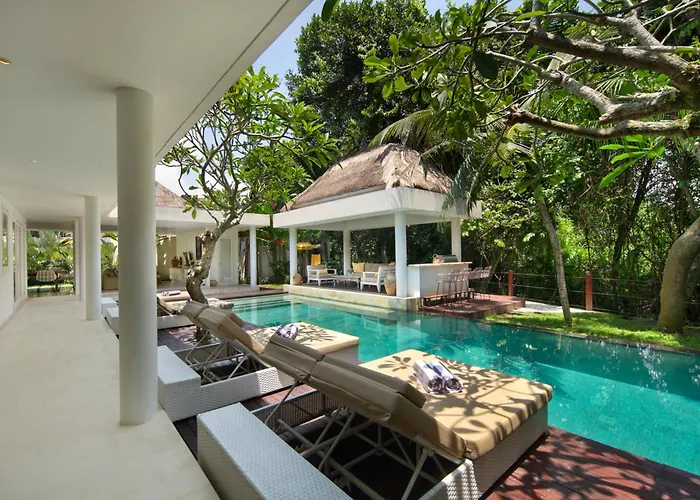 4 Bedroom Jungle Oasis In Pererenan Villa *
