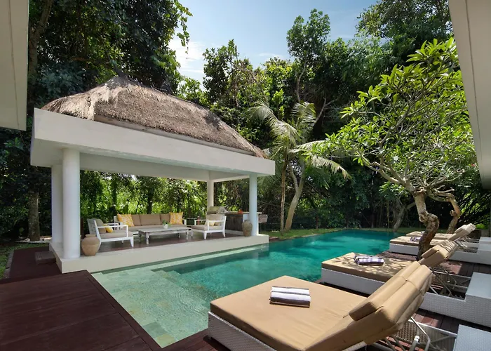 4 Bedroom Jungle Oasis In Pererenan Canggu