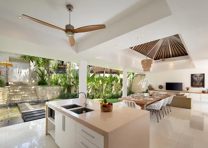 4 Bedroom Jungle Oasis In Pererenan * Canggu