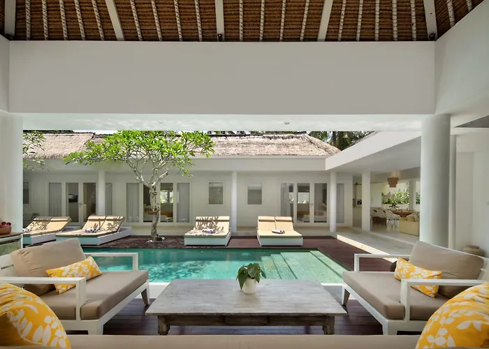 4 Bedroom Jungle Oasis In Pererenan Villa Canggu