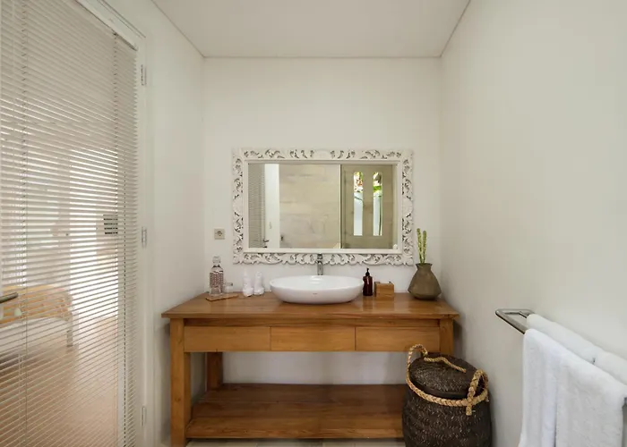 4 Bedroom Jungle Oasis In Pererenan * Canggu