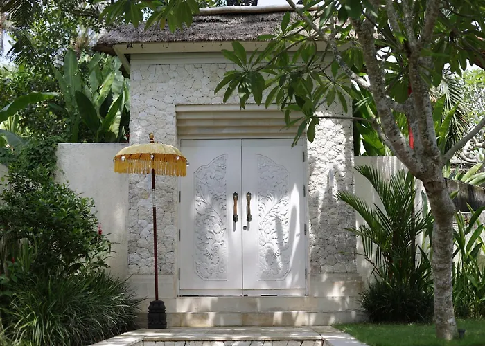 4 Bedroom Jungle Oasis In Pererenan * Canggu