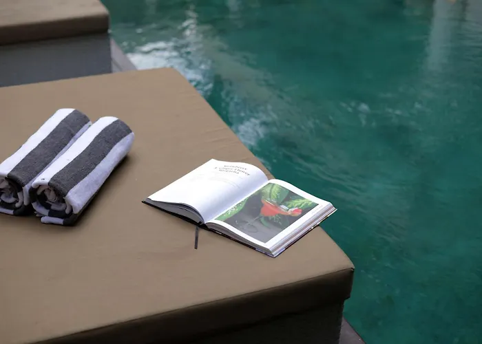4 Bedroom Jungle Oasis In Pererenan Villa *